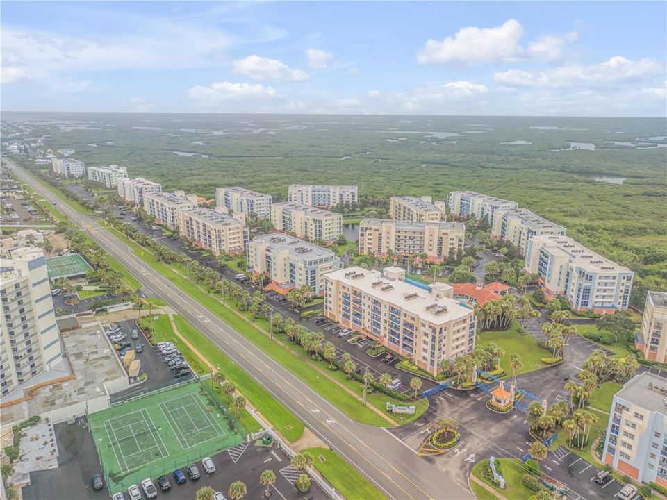 На продажу: $399,000 (2 спален, 2 ванн, 1260 Квадратных фут)
