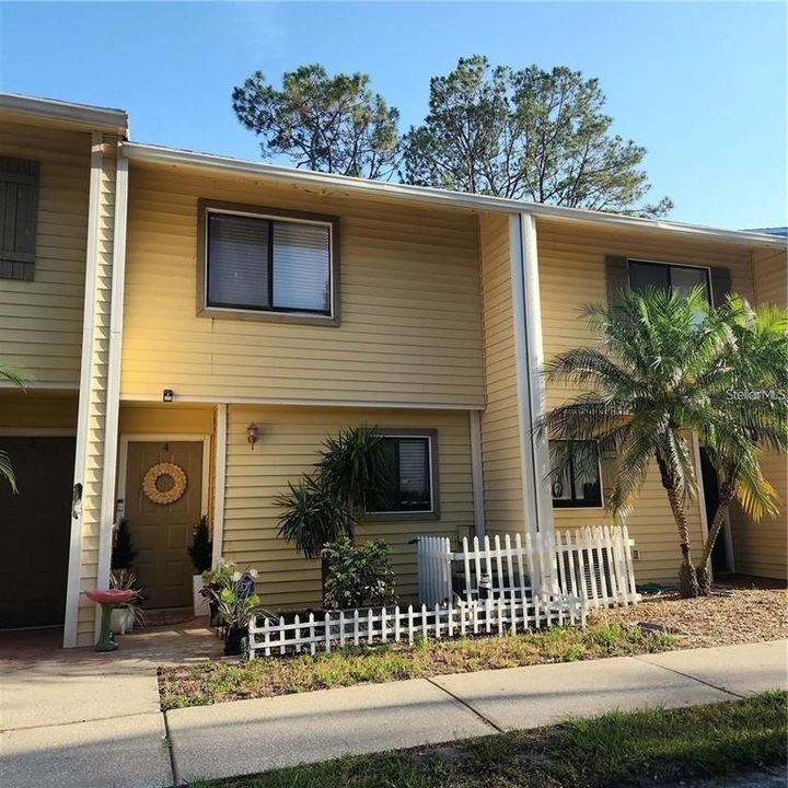 For Rent: $1,780 (2 beds, 1 baths, 1032 Square Feet)