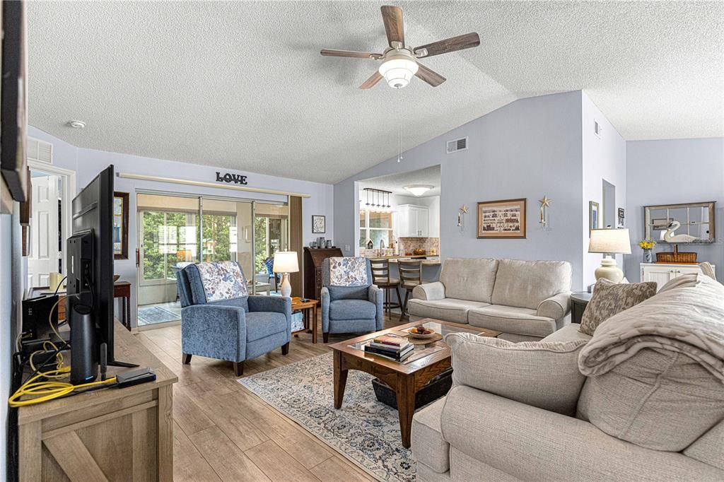 For Sale: $279,000 (3 beds, 2 baths, 1693 Square Feet)