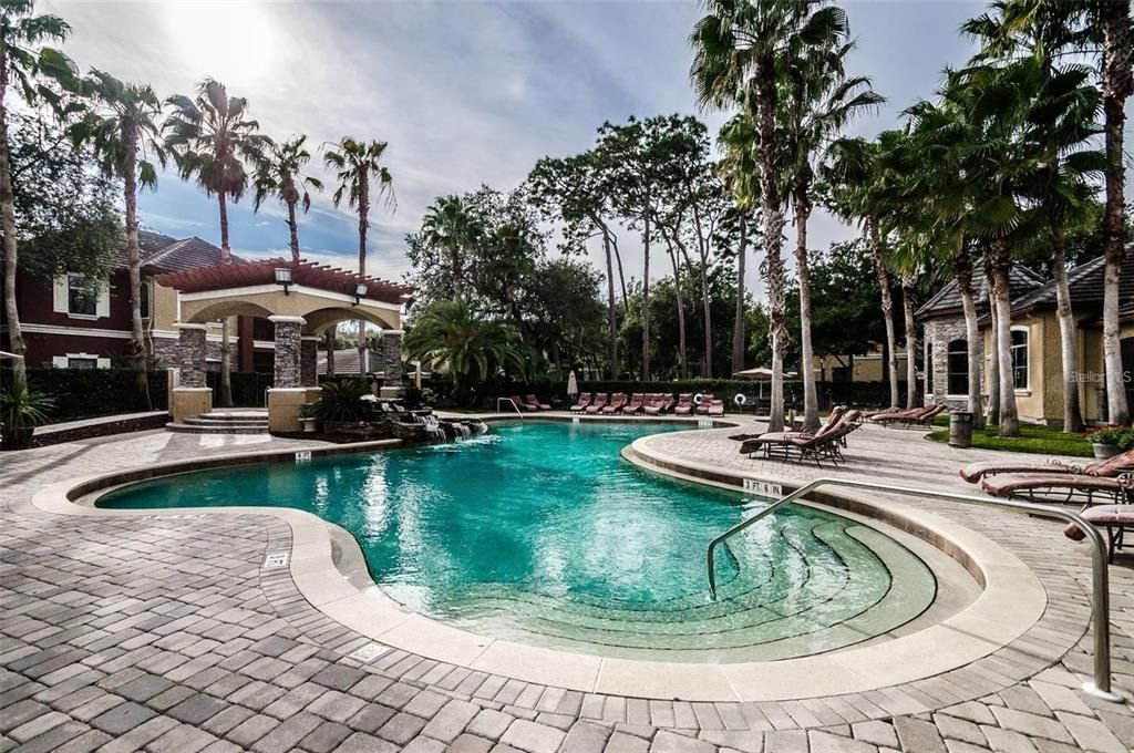 For Rent: $2,000 (2 beds, 2 baths, 1125 Square Feet)