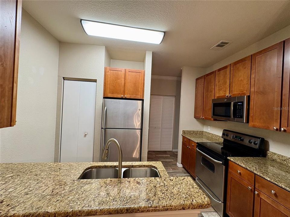 For Rent: $2,000 (2 beds, 2 baths, 1125 Square Feet)