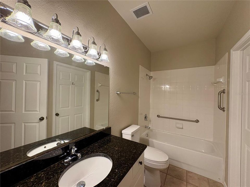 For Rent: $2,000 (2 beds, 2 baths, 1125 Square Feet)