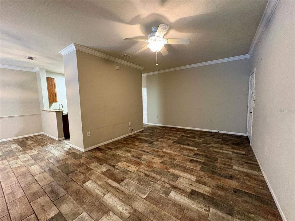 For Rent: $2,000 (2 beds, 2 baths, 1125 Square Feet)