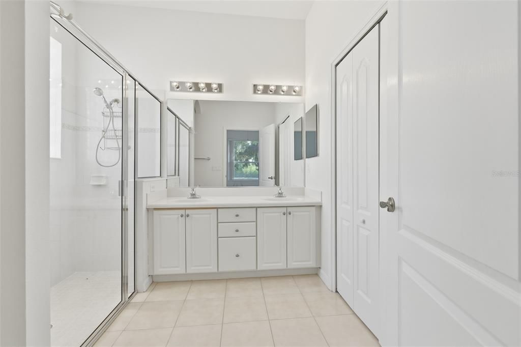 En Venta: $270,000 (2 camas, 2 baños, 1380 Pies cuadrados)