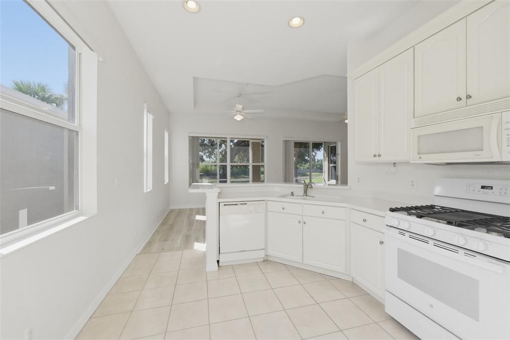 En Venta: $270,000 (2 camas, 2 baños, 1380 Pies cuadrados)