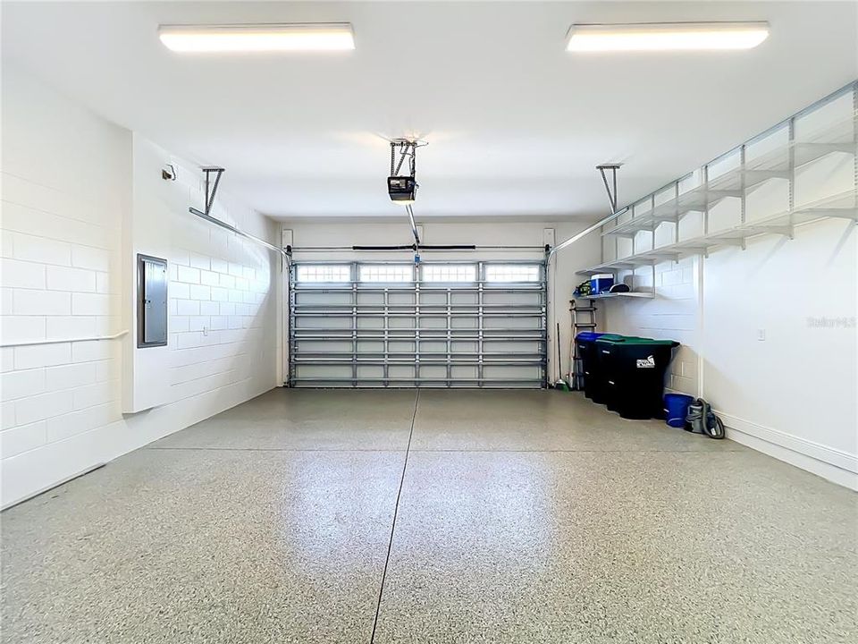 En Venta: $1,150,000 (5 camas, 4 baños, 3231 Pies cuadrados)