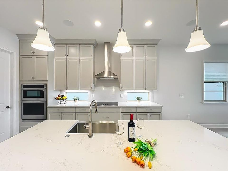 En Venta: $1,150,000 (5 camas, 4 baños, 3231 Pies cuadrados)