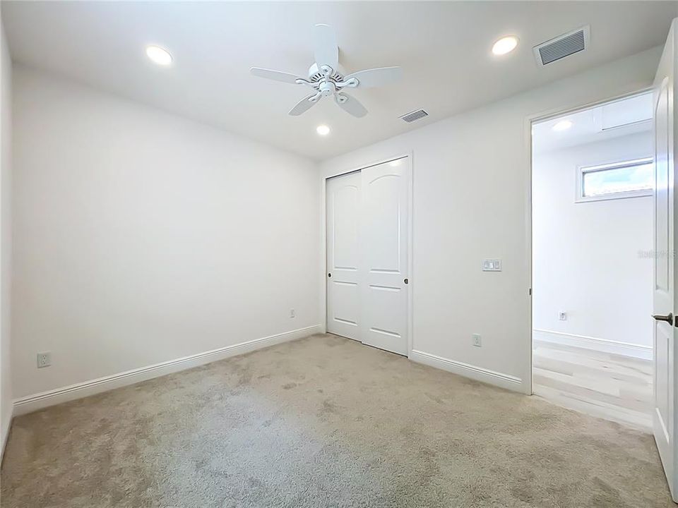 En Venta: $1,150,000 (5 camas, 4 baños, 3231 Pies cuadrados)