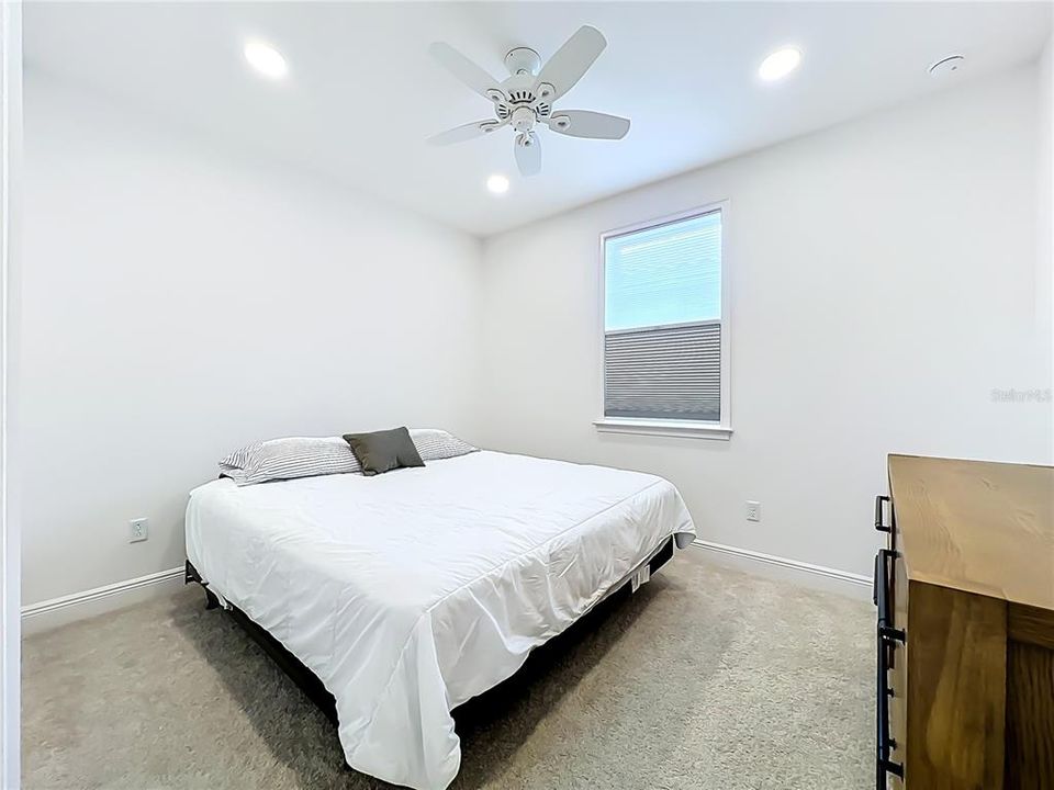 En Venta: $1,150,000 (5 camas, 4 baños, 3231 Pies cuadrados)