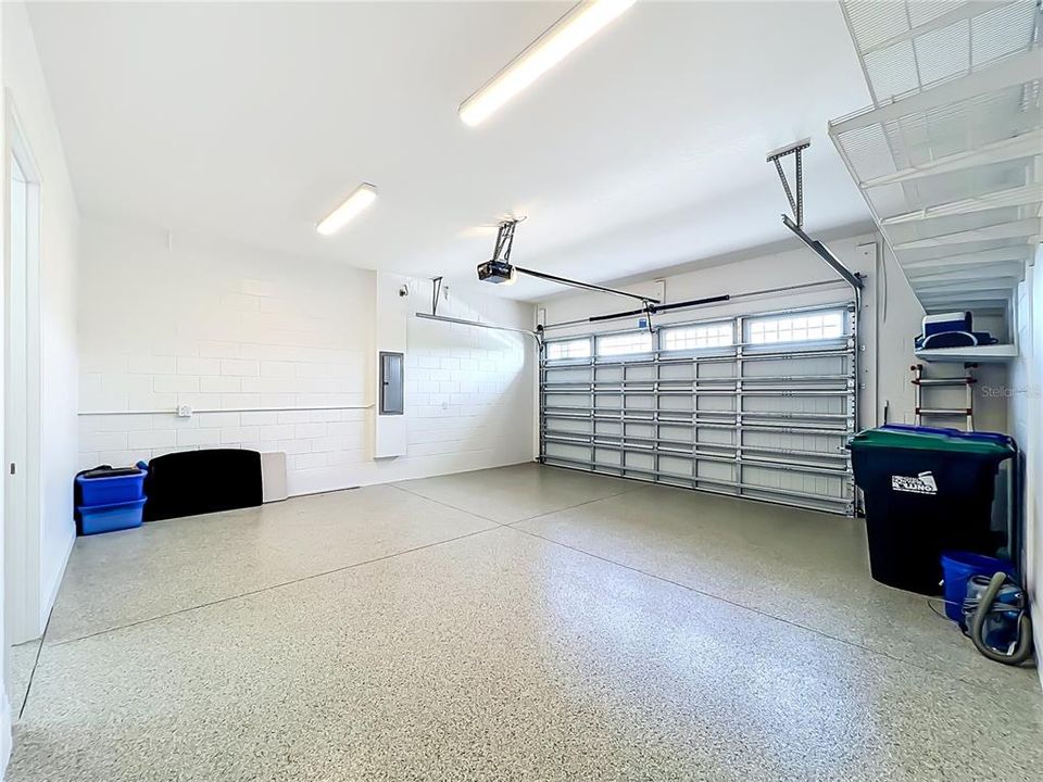 En Venta: $1,150,000 (5 camas, 4 baños, 3231 Pies cuadrados)