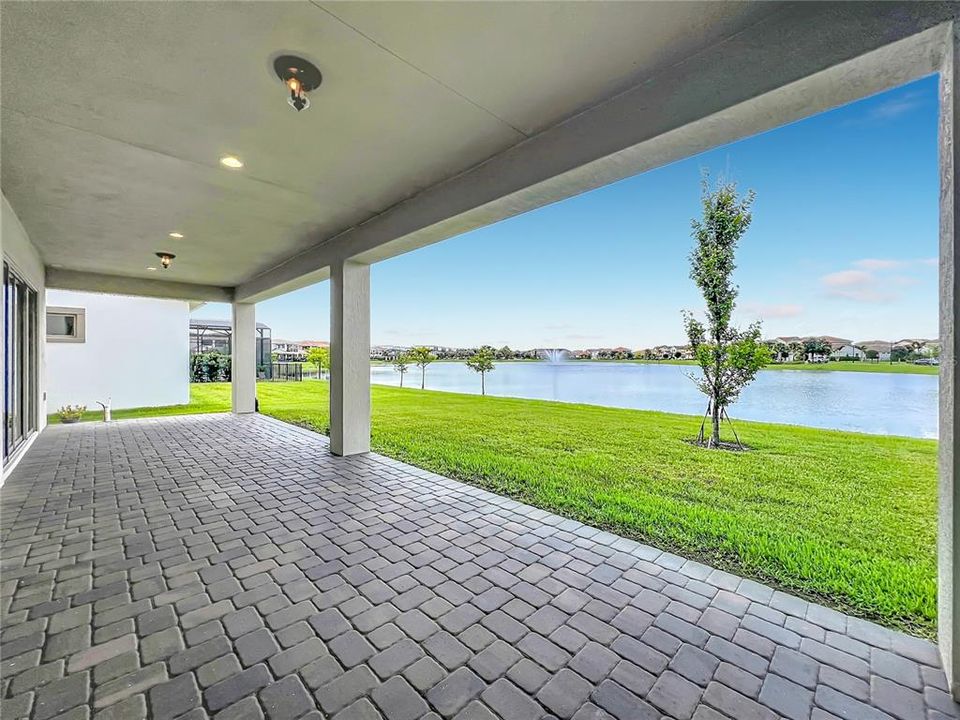 En Venta: $1,150,000 (5 camas, 4 baños, 3231 Pies cuadrados)