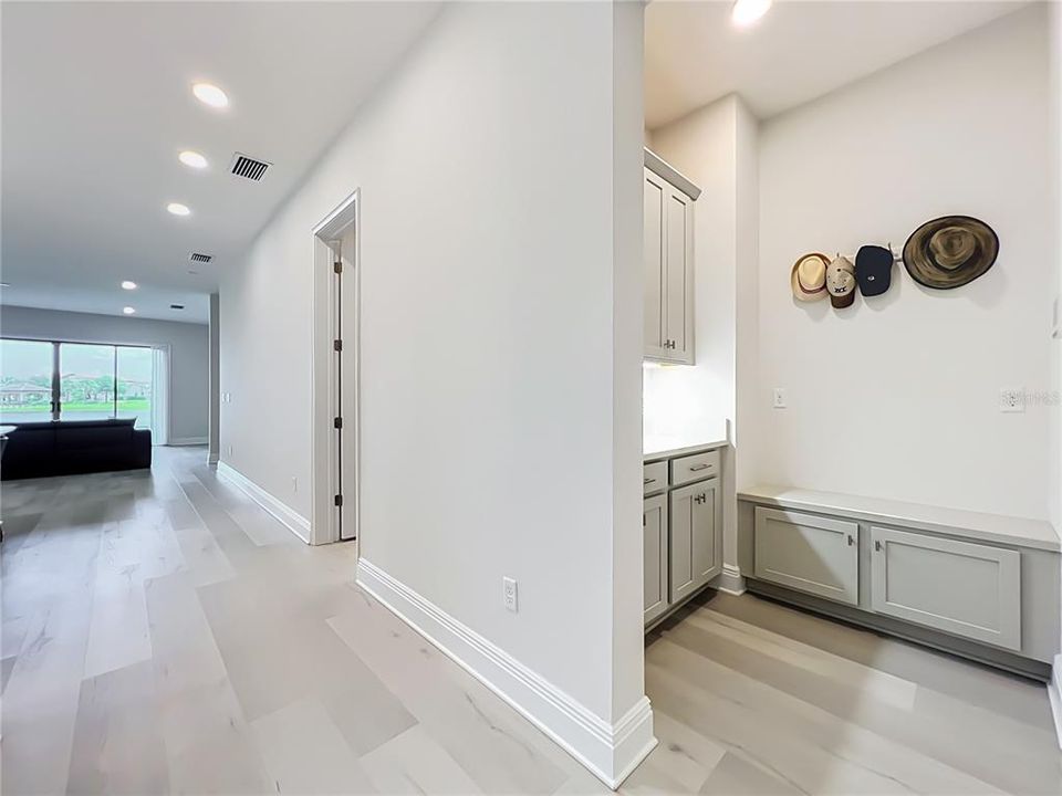 En Venta: $1,150,000 (5 camas, 4 baños, 3231 Pies cuadrados)