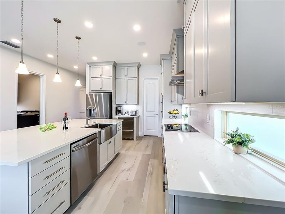 En Venta: $1,150,000 (5 camas, 4 baños, 3231 Pies cuadrados)