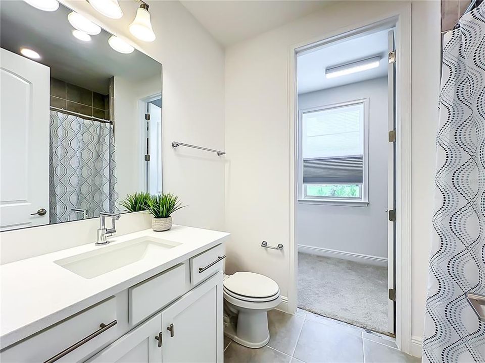 En Venta: $1,150,000 (5 camas, 4 baños, 3231 Pies cuadrados)