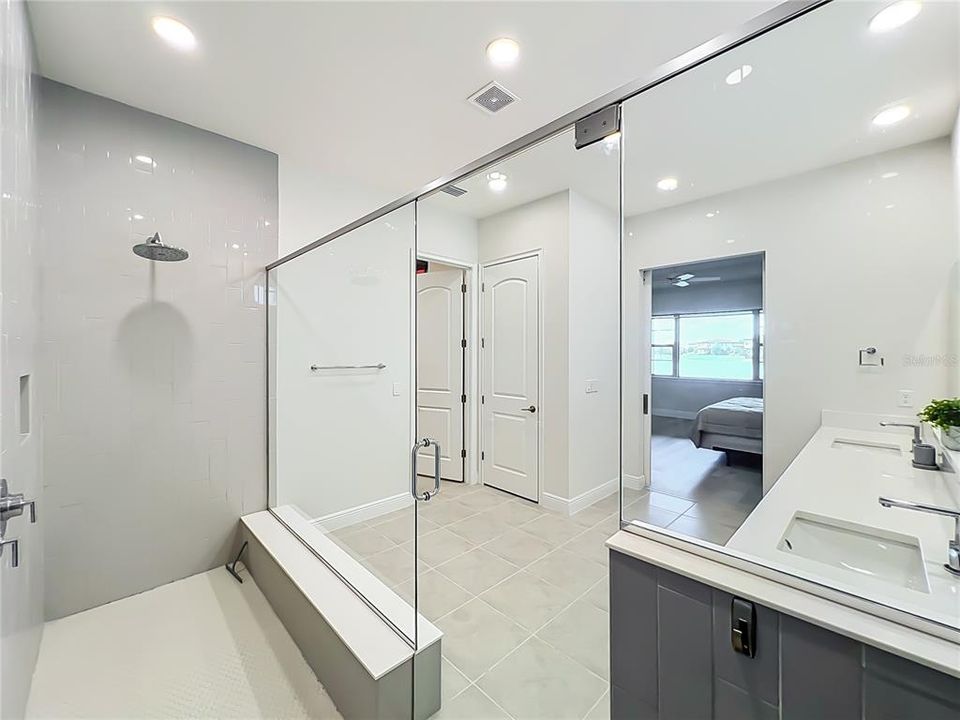En Venta: $1,150,000 (5 camas, 4 baños, 3231 Pies cuadrados)