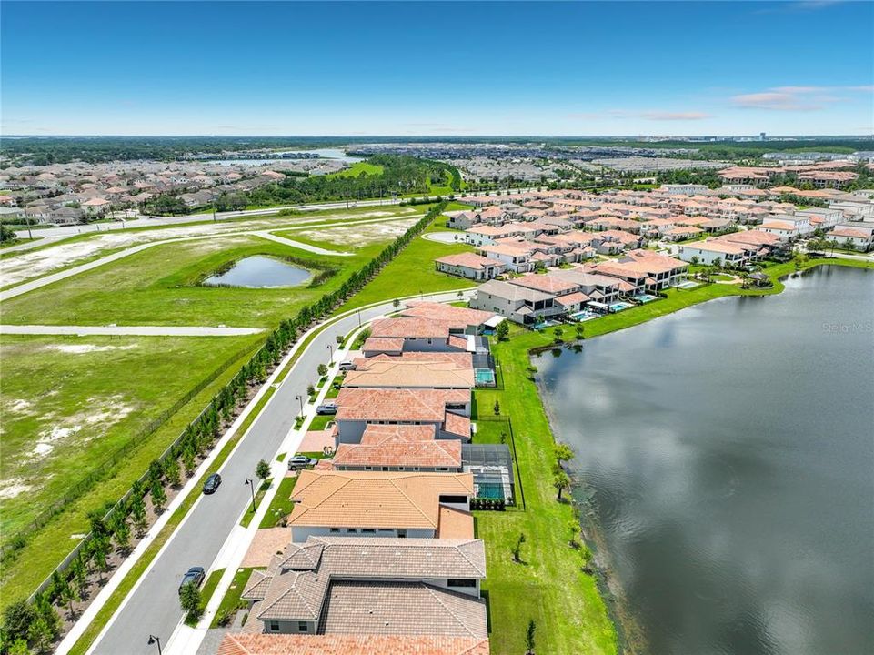 En Venta: $1,150,000 (5 camas, 4 baños, 3231 Pies cuadrados)