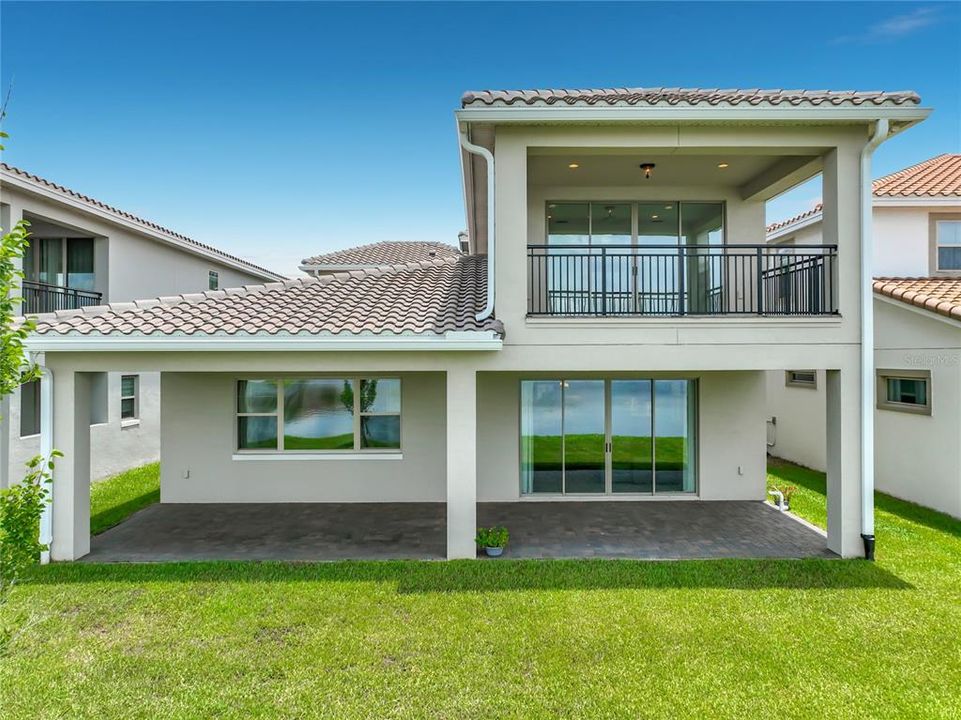 En Venta: $1,150,000 (5 camas, 4 baños, 3231 Pies cuadrados)