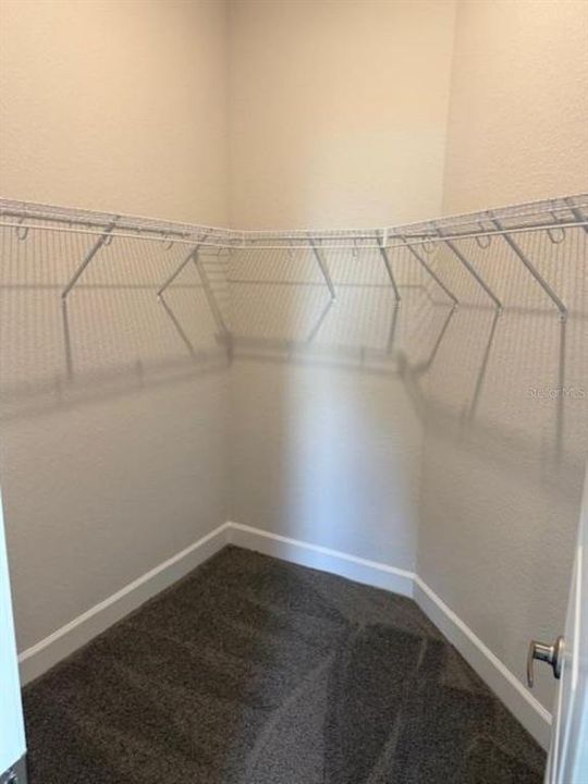 En Venta: $330,450 (4 camas, 2 baños, 1820 Pies cuadrados)