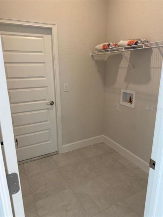 En Venta: $330,450 (4 camas, 2 baños, 1820 Pies cuadrados)