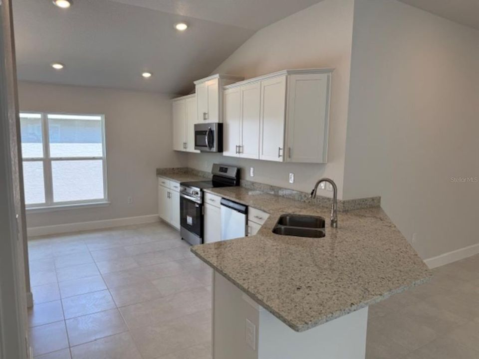En Venta: $330,450 (4 camas, 2 baños, 1820 Pies cuadrados)