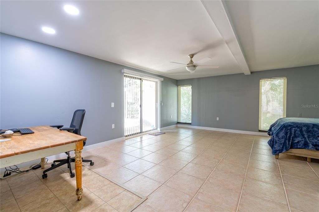 En Venta: $950,000 (3 camas, 3 baños, 2586 Pies cuadrados)