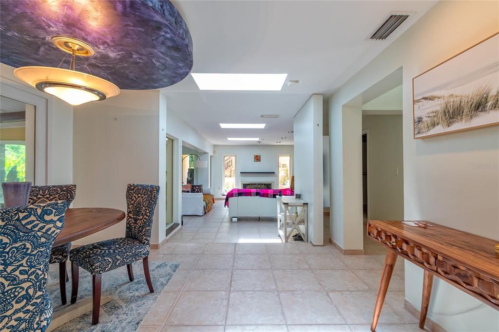 En Venta: $950,000 (3 camas, 3 baños, 2586 Pies cuadrados)