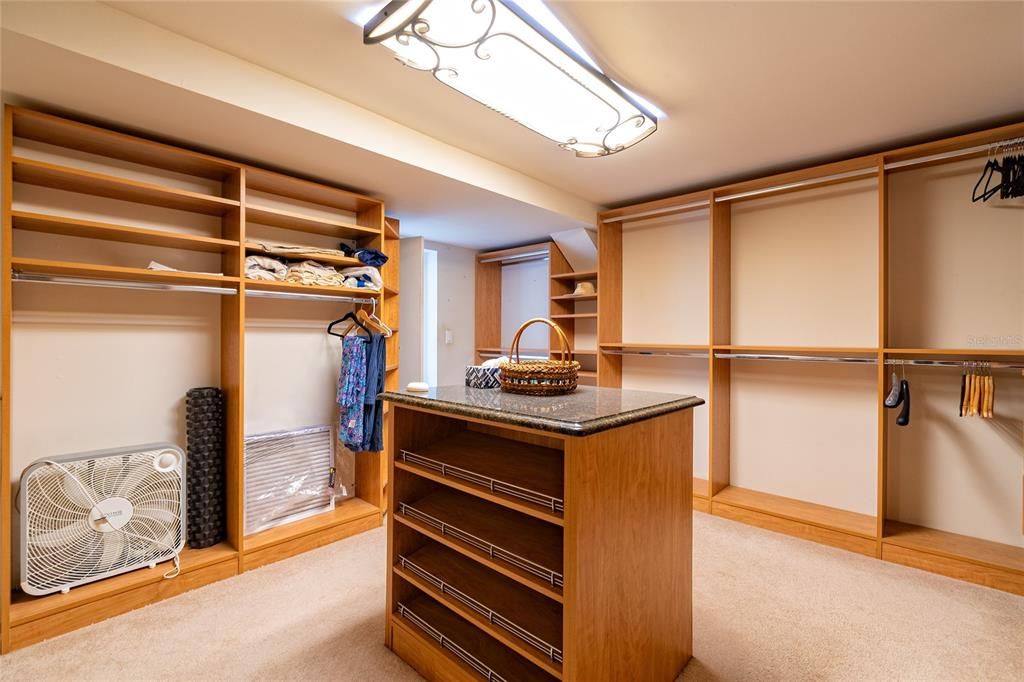 En Venta: $950,000 (3 camas, 3 baños, 2586 Pies cuadrados)