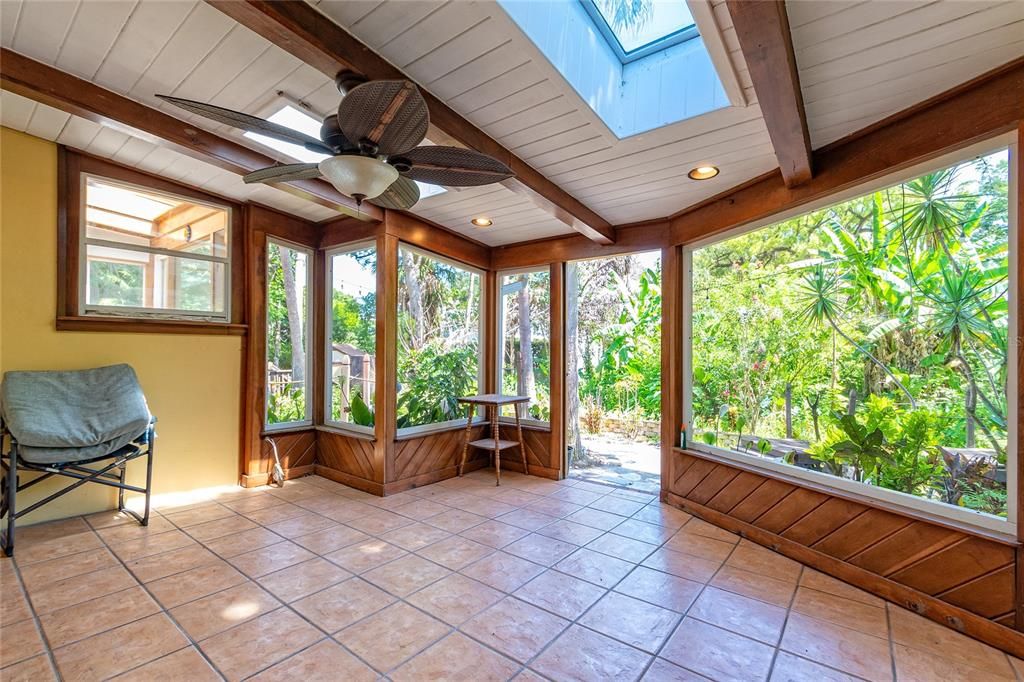 En Venta: $950,000 (3 camas, 3 baños, 2586 Pies cuadrados)