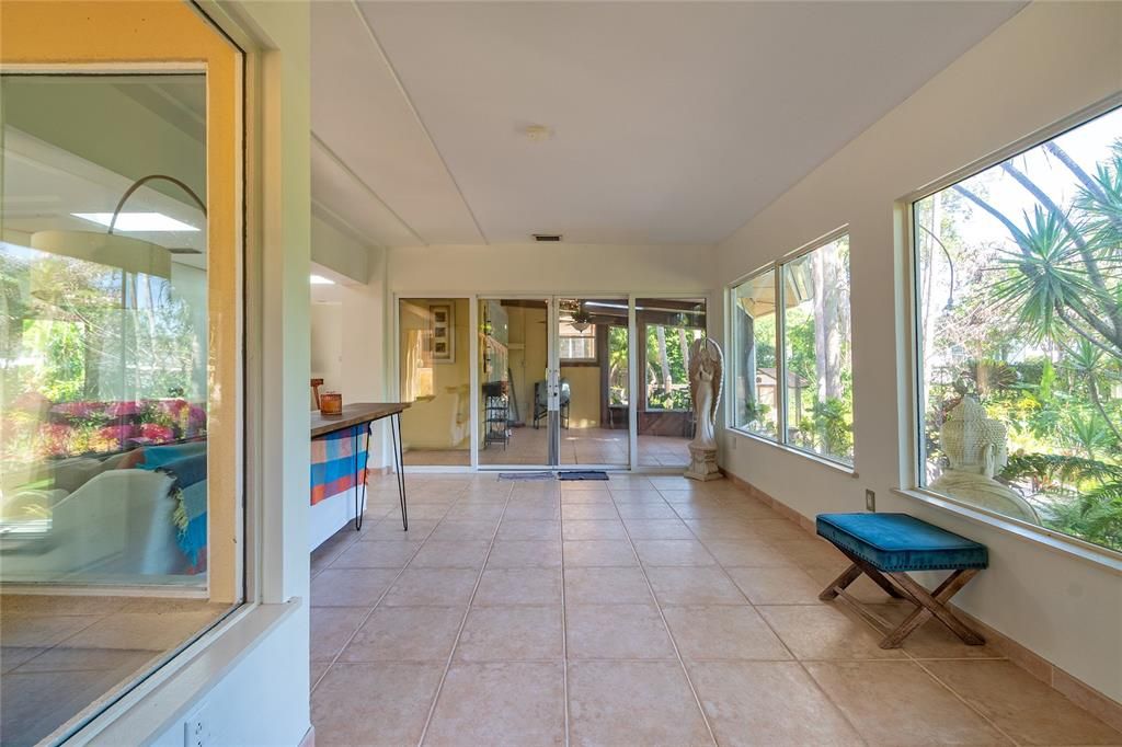 En Venta: $950,000 (3 camas, 3 baños, 2586 Pies cuadrados)