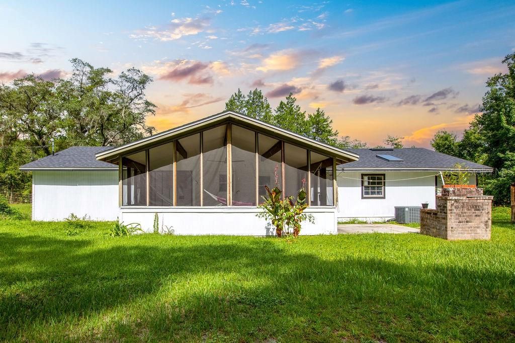 En Venta: $230,000 (3 camas, 2 baños, 1120 Pies cuadrados)