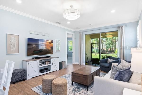 Activo con contrato: $375,000 (3 camas, 2 baños, 1602 Pies cuadrados)
