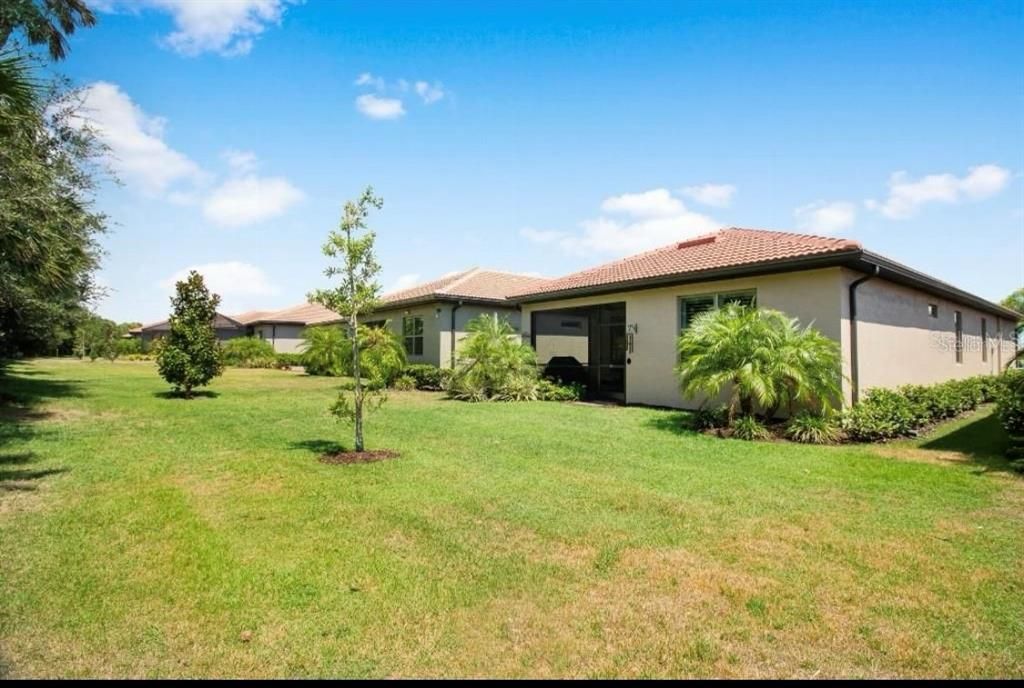 Activo con contrato: $375,000 (3 camas, 2 baños, 1602 Pies cuadrados)