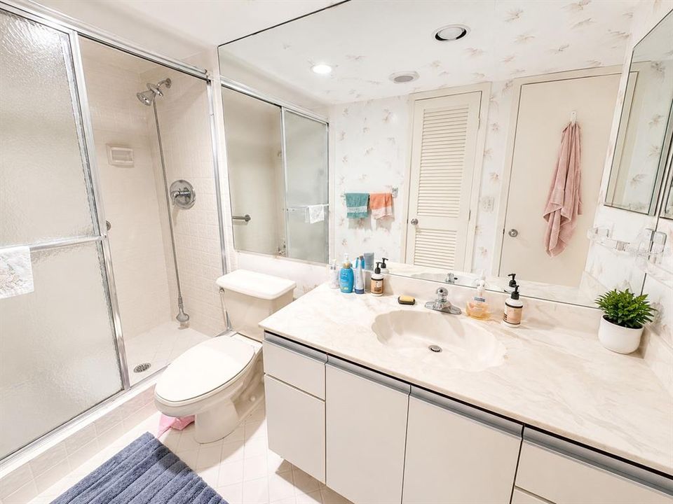 En Venta: $249,900 (3 camas, 2 baños, 2035 Pies cuadrados)