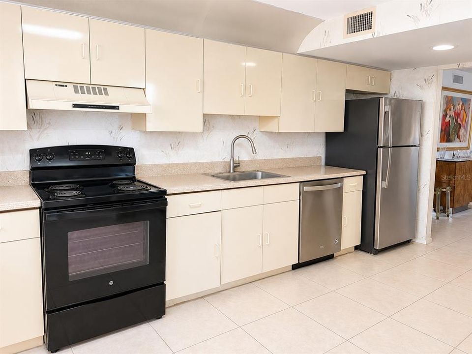 En Venta: $249,900 (3 camas, 2 baños, 2035 Pies cuadrados)