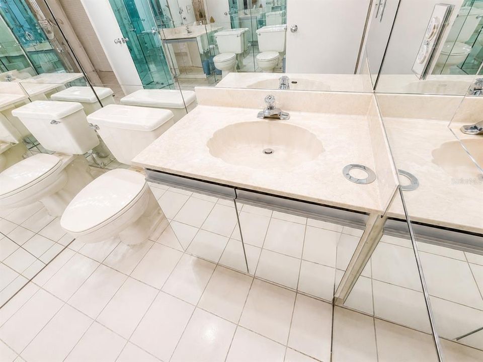 En Venta: $249,900 (3 camas, 2 baños, 2035 Pies cuadrados)