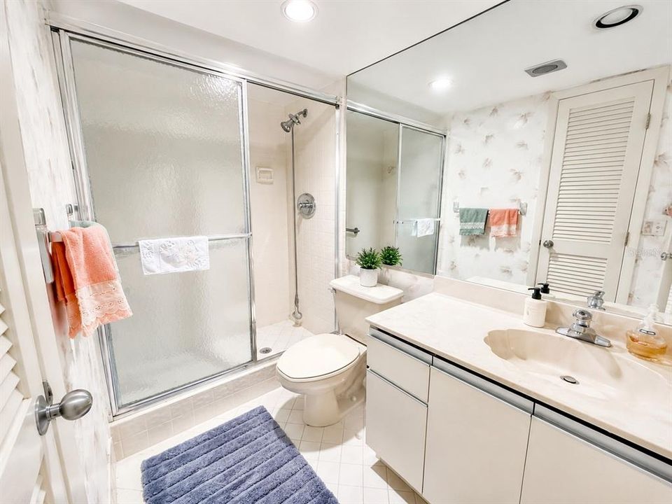 En Venta: $249,900 (3 camas, 2 baños, 2035 Pies cuadrados)