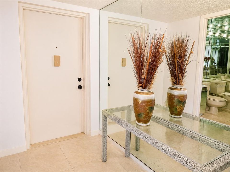 En Venta: $249,900 (3 camas, 2 baños, 2035 Pies cuadrados)