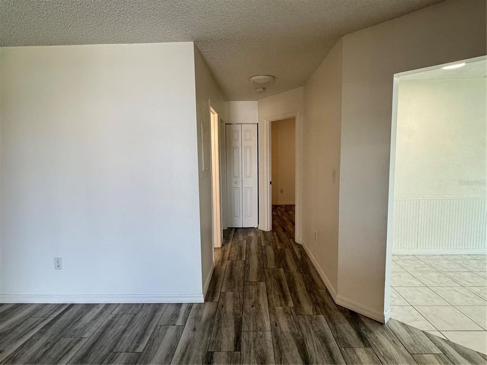 В аренду: $1,950 (3 спален, 2 ванн, 1369 Квадратных фут)