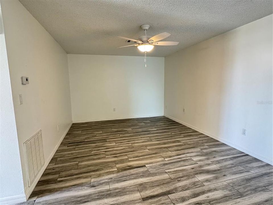 В аренду: $1,950 (3 спален, 2 ванн, 1369 Квадратных фут)