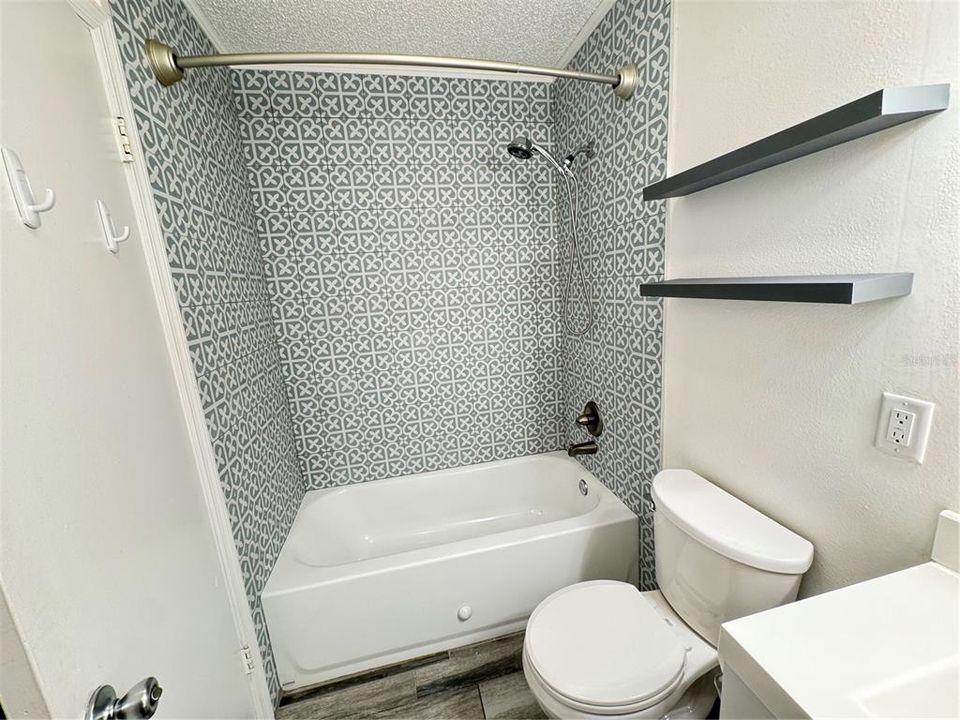 В аренду: $1,950 (3 спален, 2 ванн, 1369 Квадратных фут)