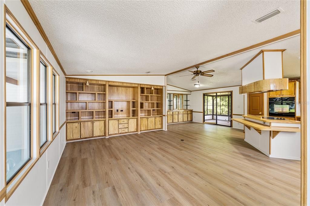 For Sale: $199,500 (2 beds, 2 baths, 1248 Square Feet)