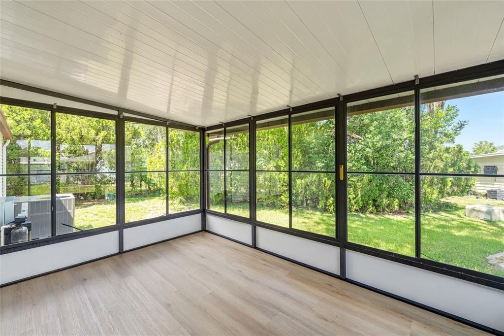 For Sale: $199,500 (2 beds, 2 baths, 1248 Square Feet)
