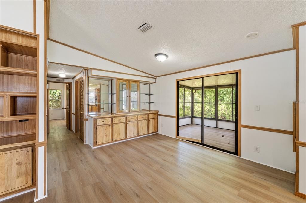 For Sale: $199,500 (2 beds, 2 baths, 1248 Square Feet)