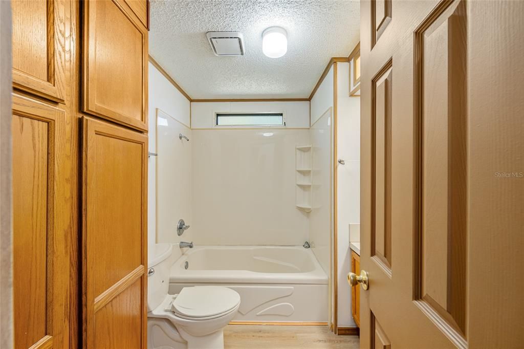 For Sale: $199,500 (2 beds, 2 baths, 1248 Square Feet)