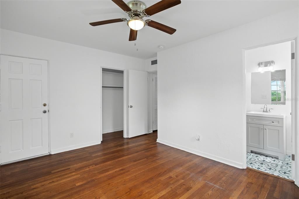 For Sale: $799,000 (6 beds, 0 baths, 2710 Square Feet)