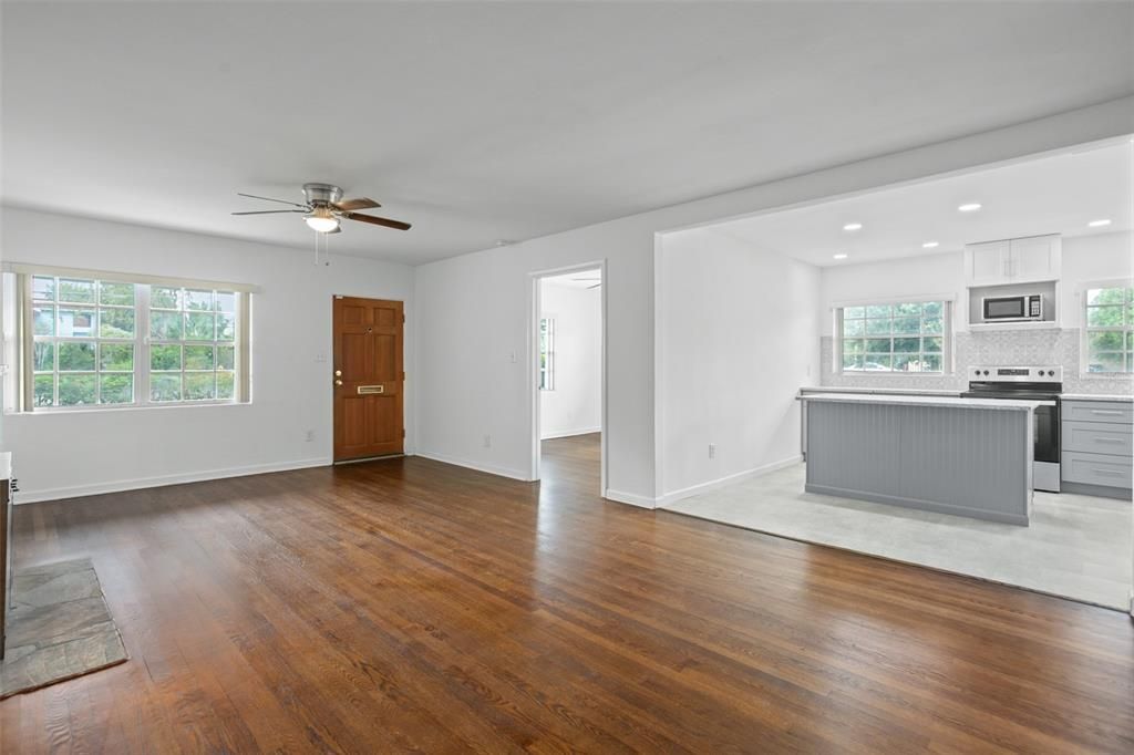 For Sale: $799,000 (6 beds, 0 baths, 2710 Square Feet)