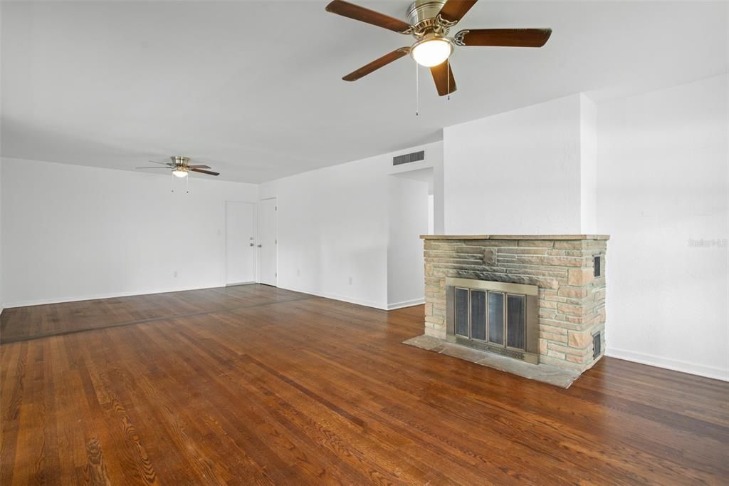 For Sale: $799,000 (6 beds, 0 baths, 2710 Square Feet)