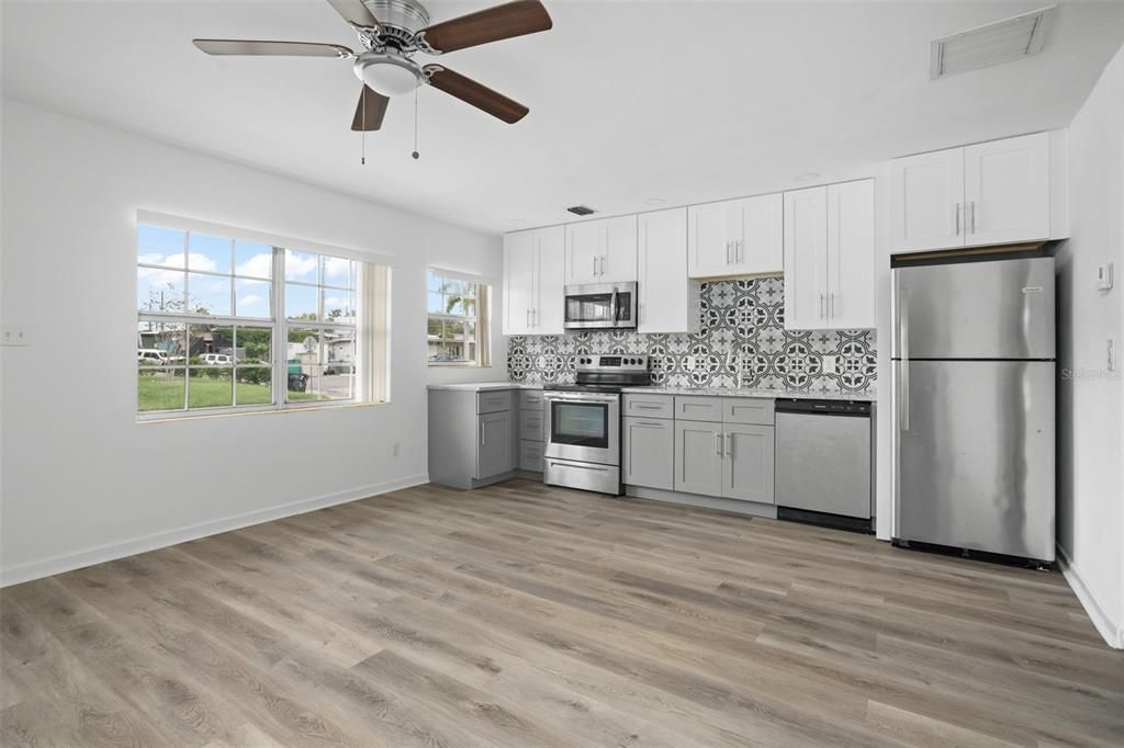 For Sale: $799,000 (6 beds, 0 baths, 2710 Square Feet)
