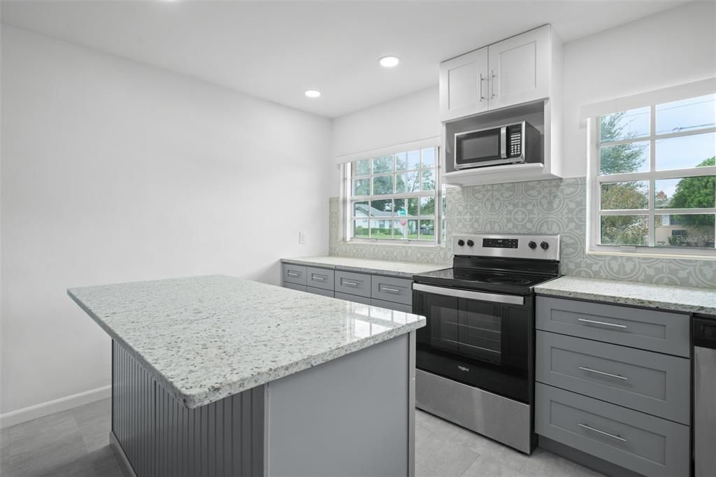 For Sale: $799,000 (6 beds, 0 baths, 2710 Square Feet)