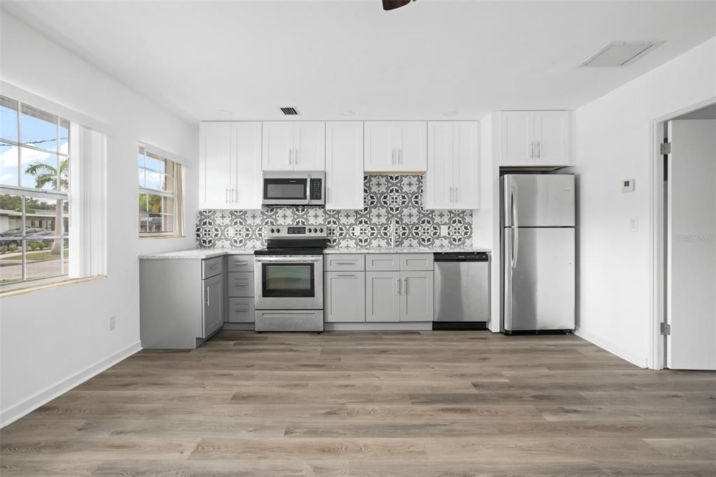 For Sale: $799,000 (6 beds, 0 baths, 2710 Square Feet)